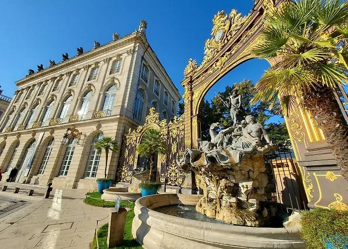 Moderne A 5 Min De La Place Stanislas Daire